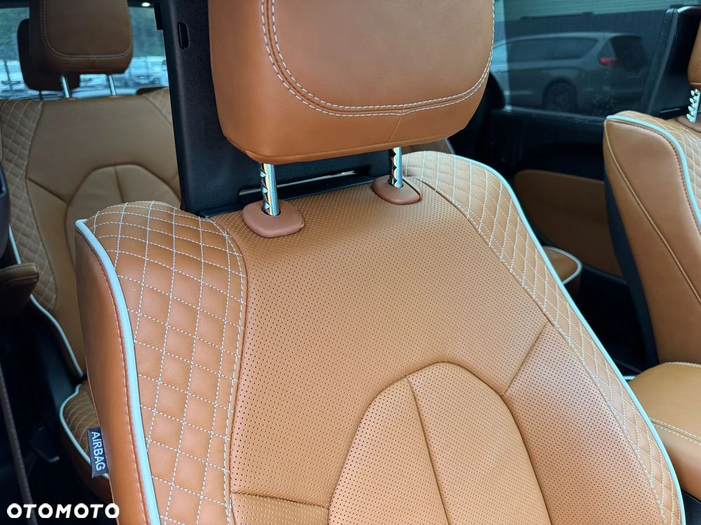 Chrysler Pacifica - 11