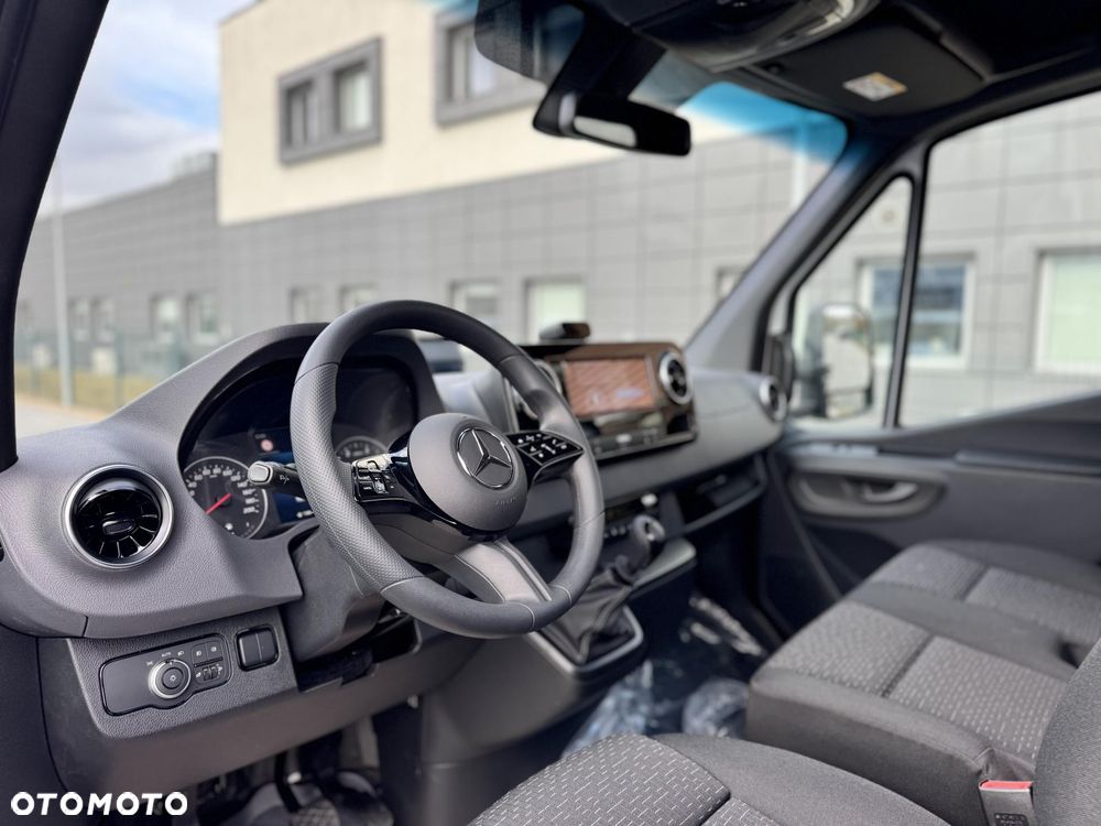 Mercedes-Benz Sprinter - 8