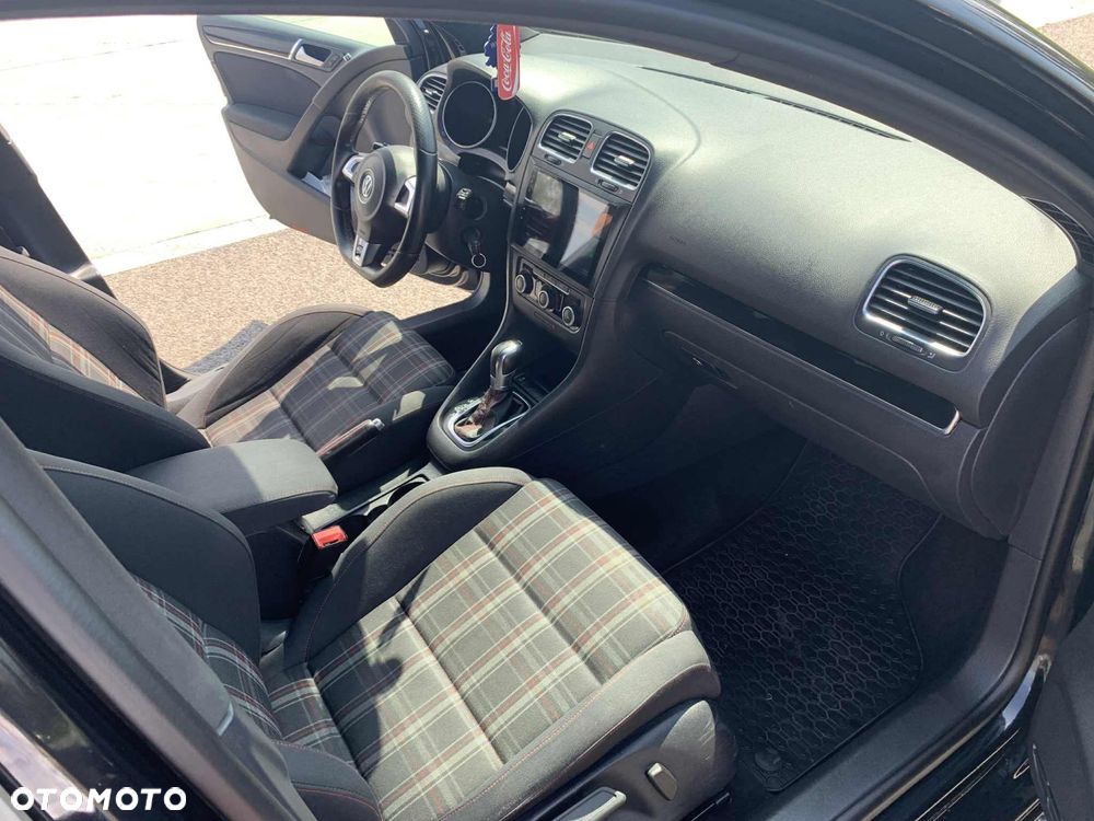 Volkswagen Golf - 5