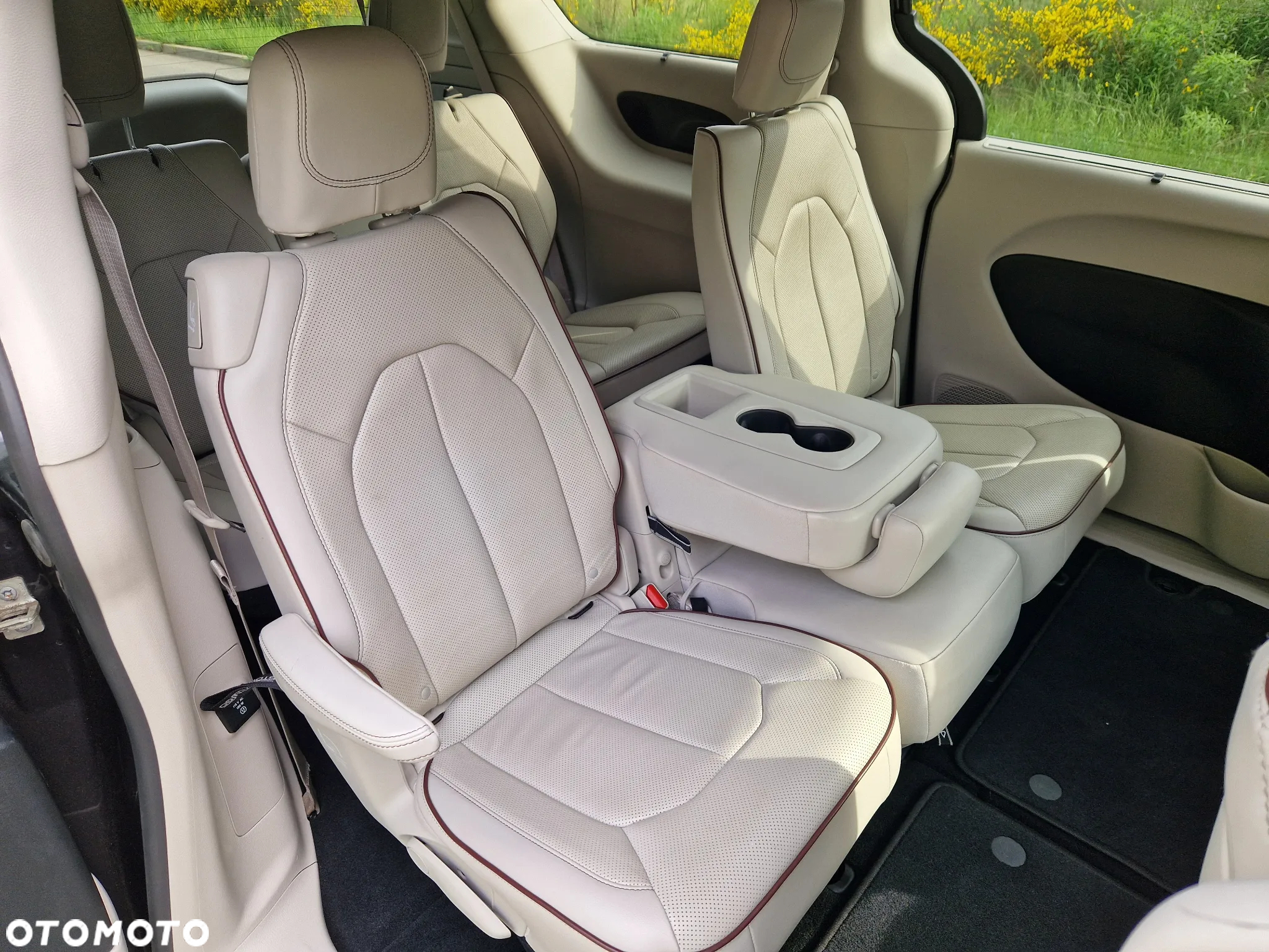 Chrysler Pacifica - 19