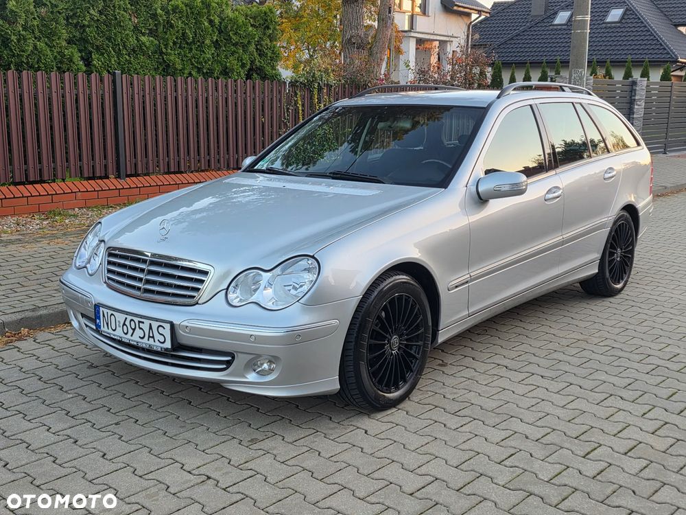 Mercedes-Benz C-Class 2004 photo 3