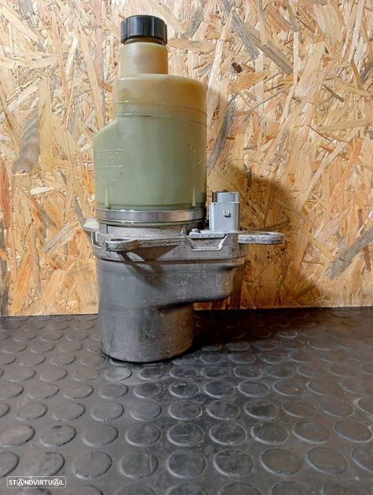 BOMBA DIREÇÃO VOLVO V40 FAMILIAR - 1