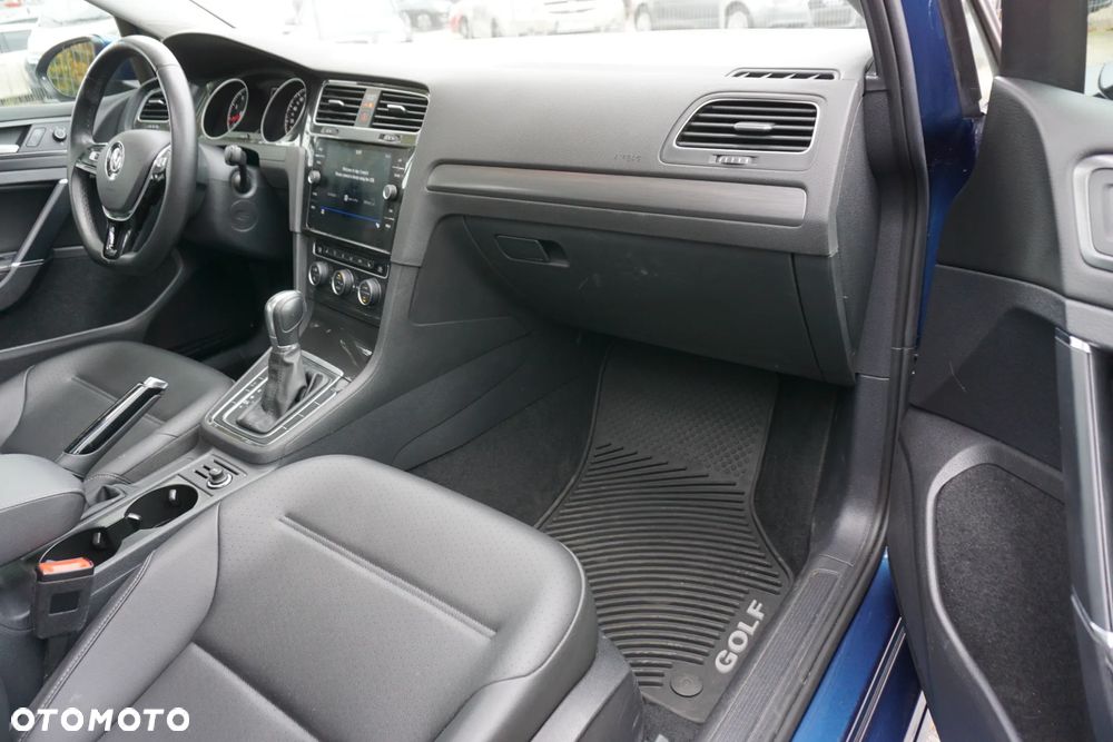 Volkswagen Golf - 16