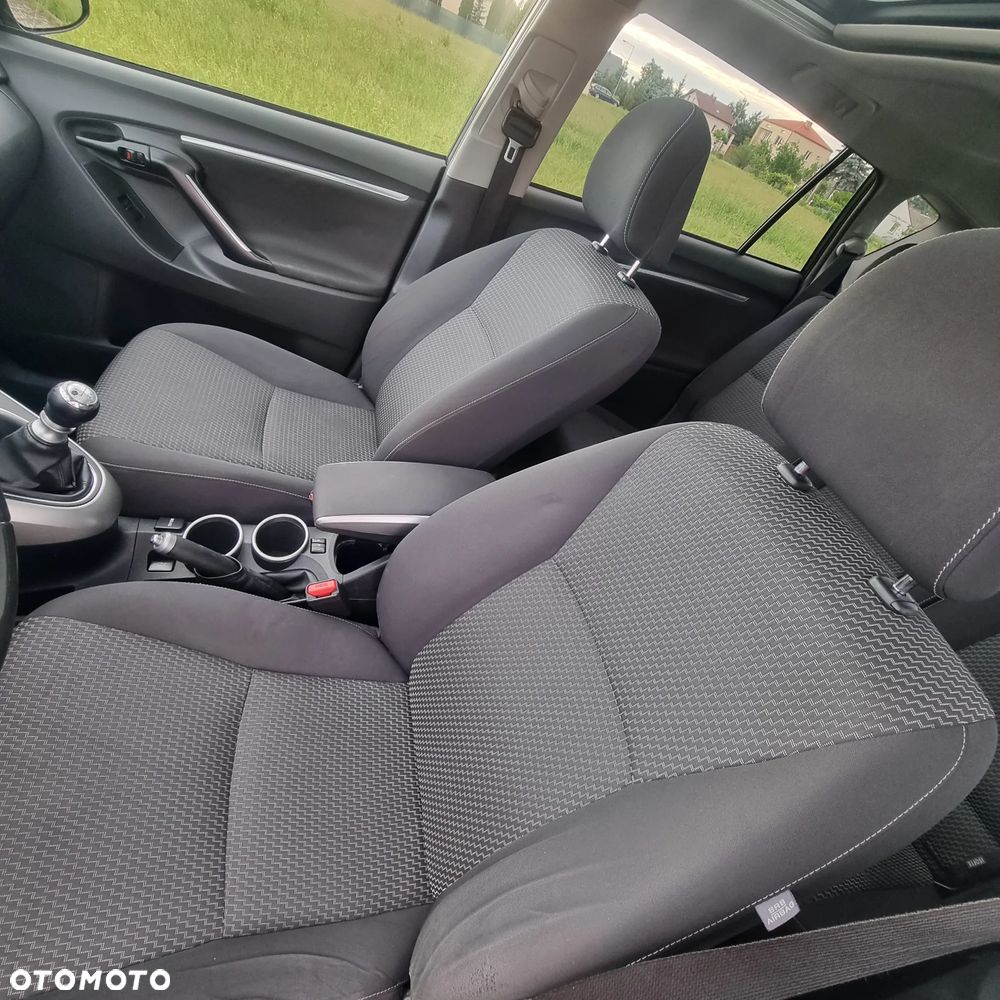 Toyota Corolla Verso - 11