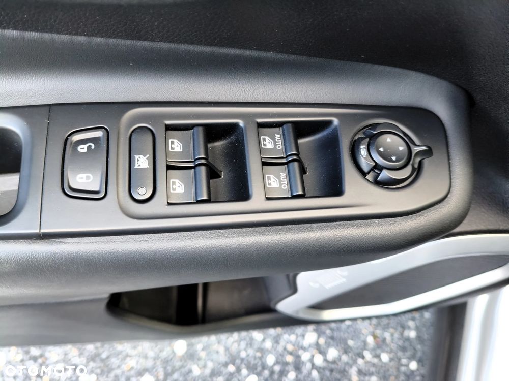 Jeep Renegade 1.4 MultiAir DSG Limited - 23