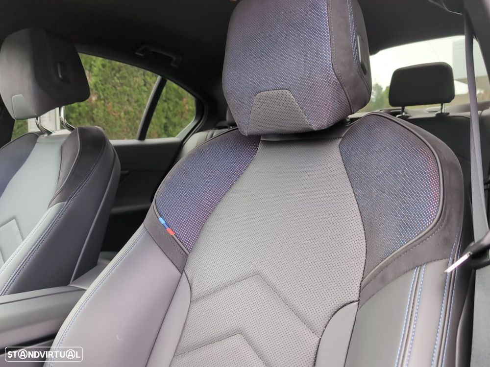 BMW 530 e Pack Desportivo M - 16