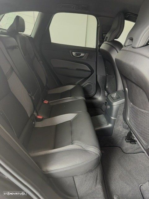 Volvo XC 60 2.0 T6 PHEV Black Edition AWD - 14