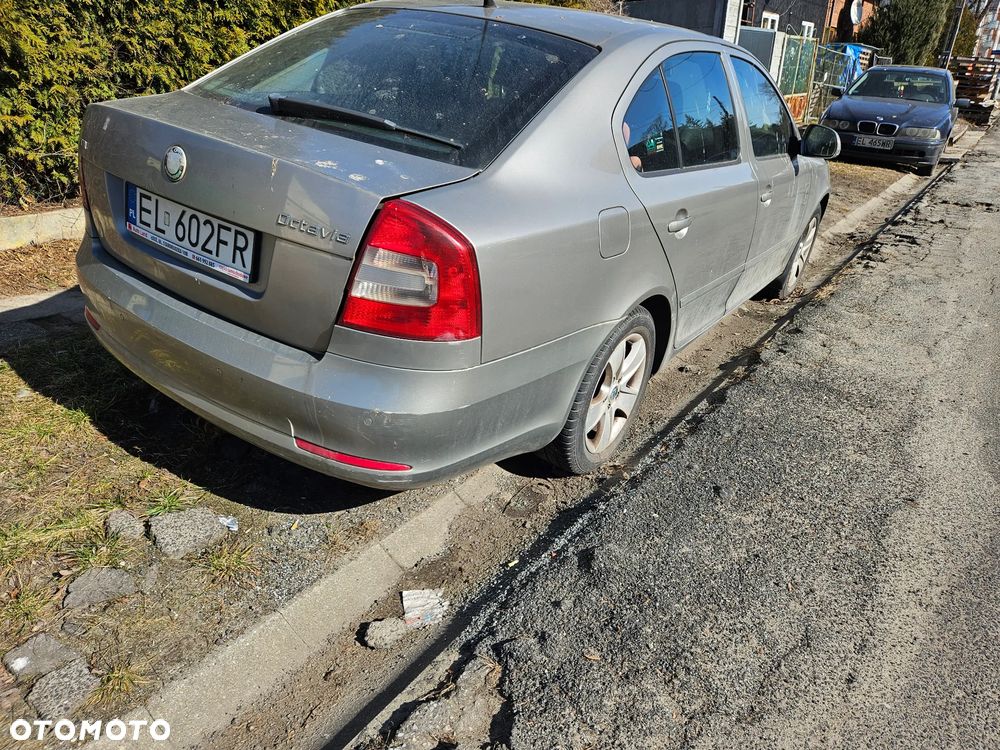 Octavia 2 1 9 TDI srebrna na części - 5