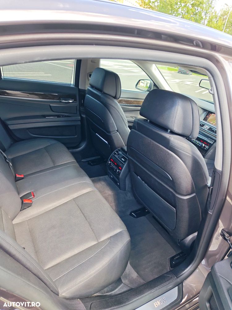 BMW Seria 7 730d - 13