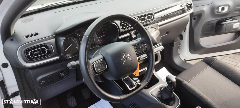 Citroën C3 1.2 PureTech Shine - 15