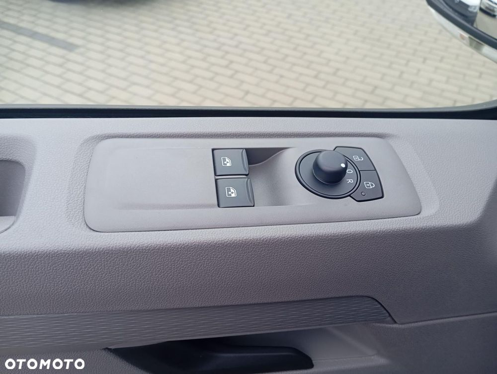 Volkswagen Transporter - 19