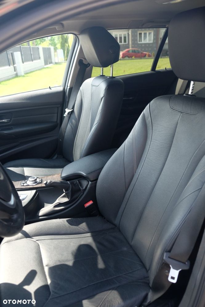 BMW Seria 3 318d Luxury Line - 17