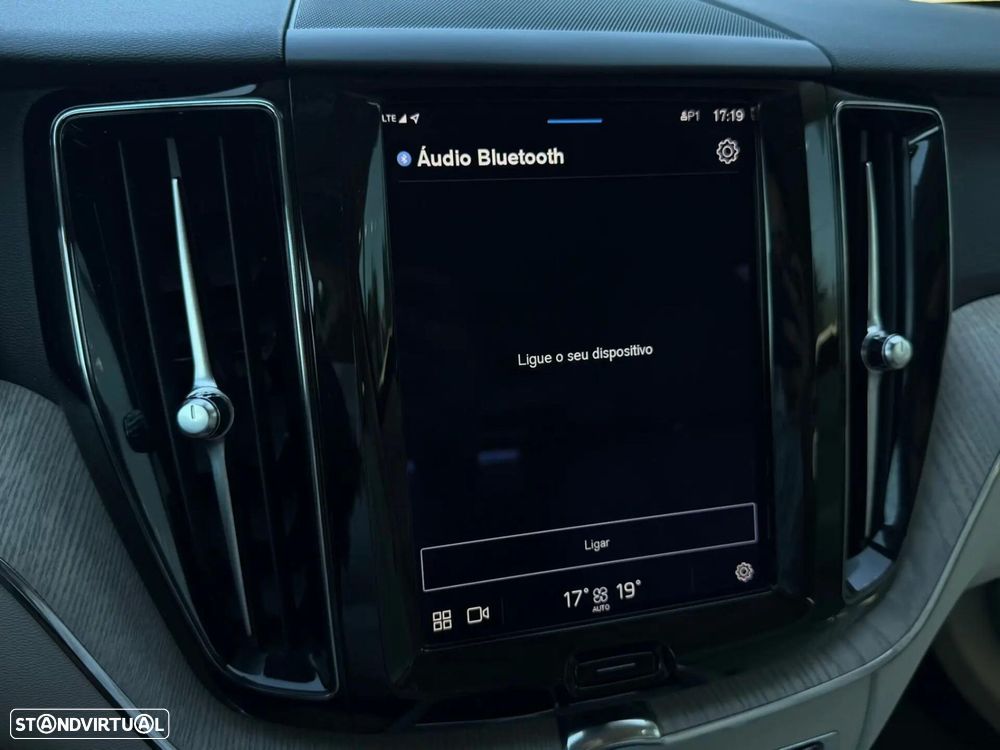Volvo XC 60 2.0 B4 Plus Bright - 38