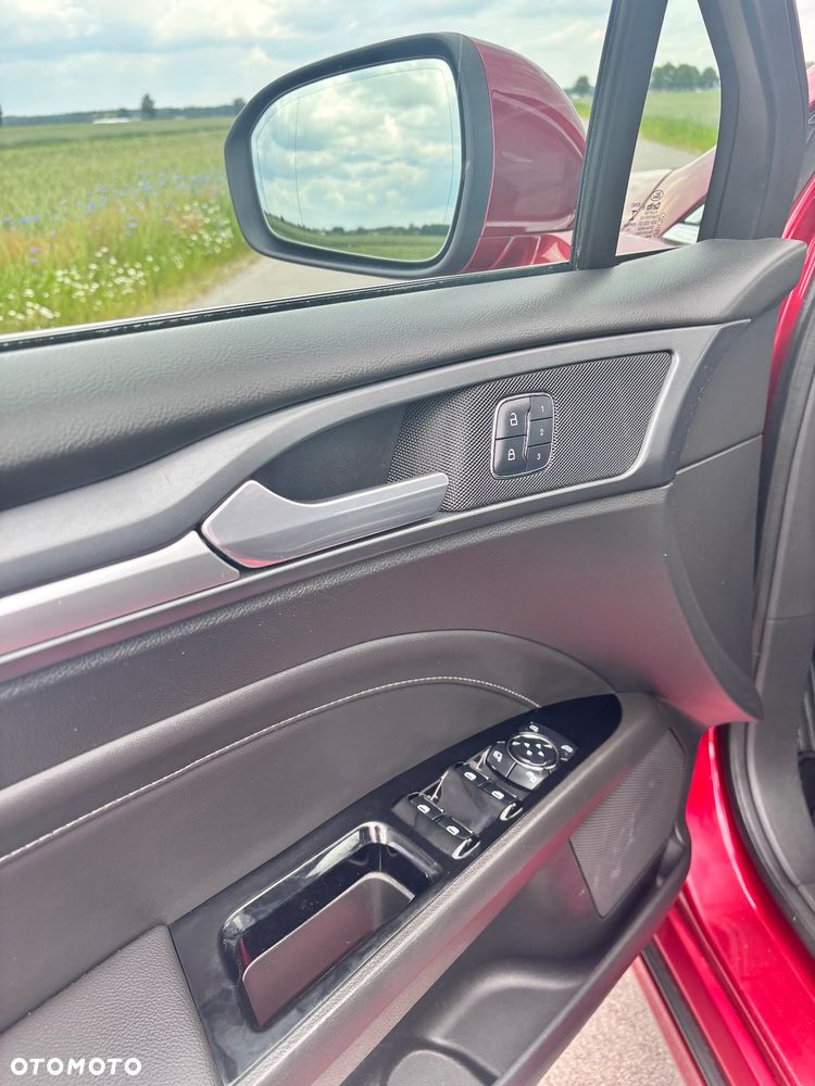 Ford Mondeo 2.0 TDCi Titanium PowerShift - 11