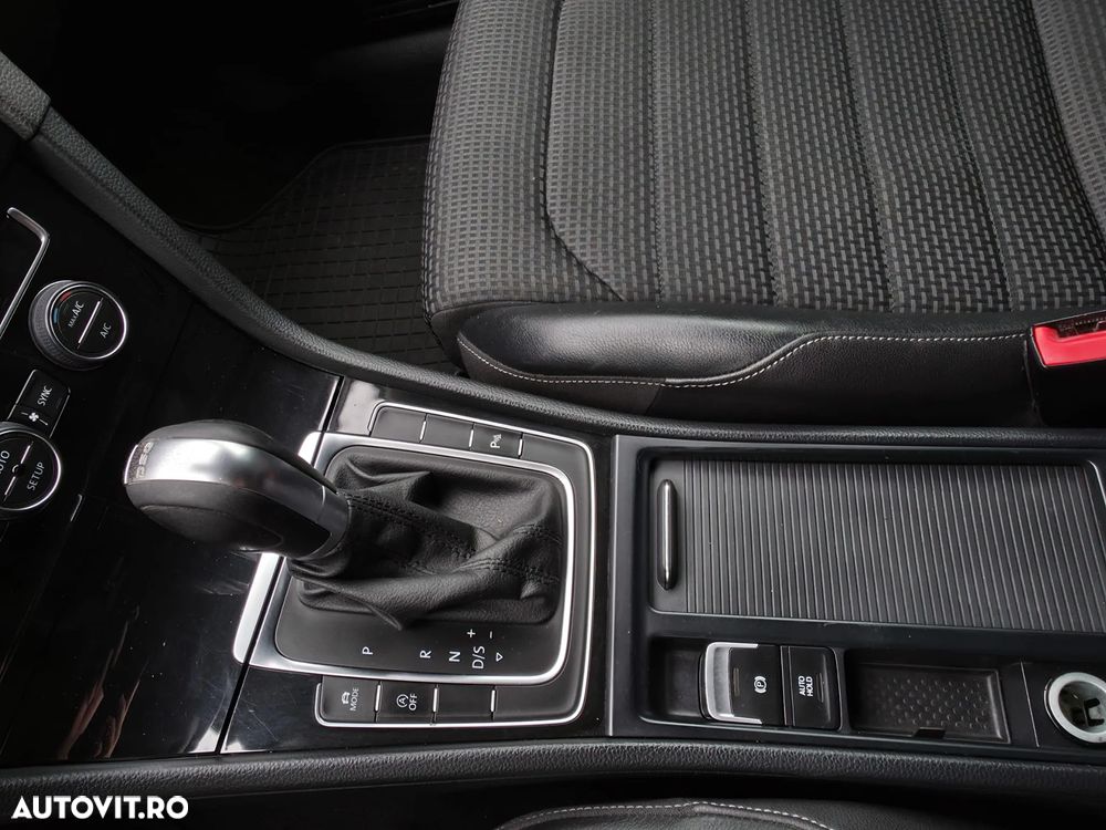 Volkswagen Golf - 19