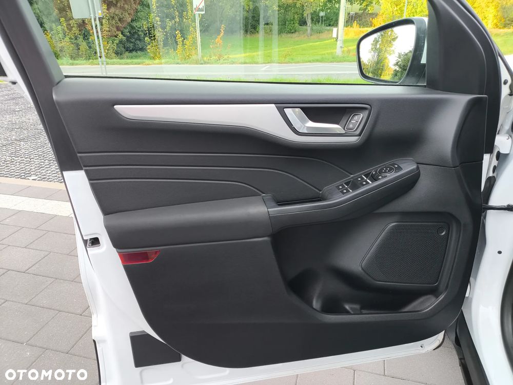 Ford Kuga - 17