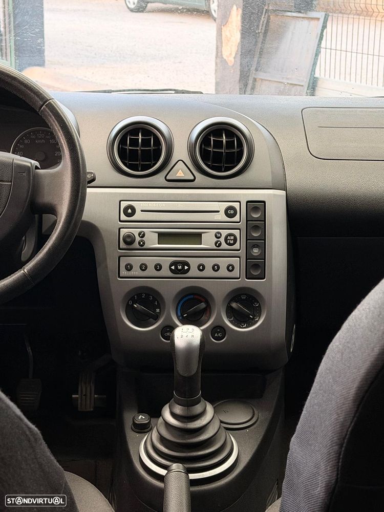 Ford Fiesta 1.25 Ambiente - 11