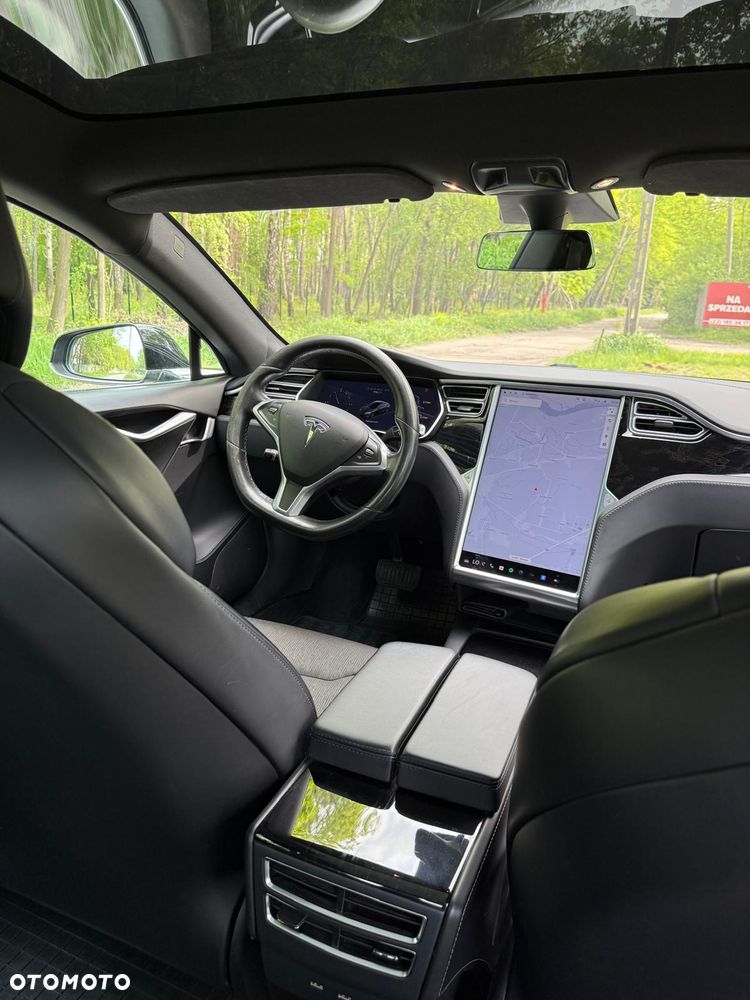 Tesla Model S - 15