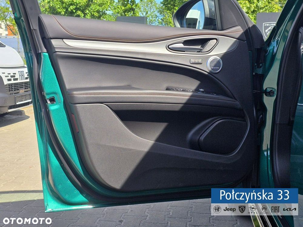 Alfa Romeo Stelvio - 12