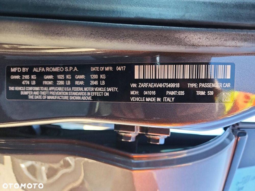 Alfa Romeo Giulia 2.9 V6 Bi-Turbo AT8 Quadrifoglio - 13