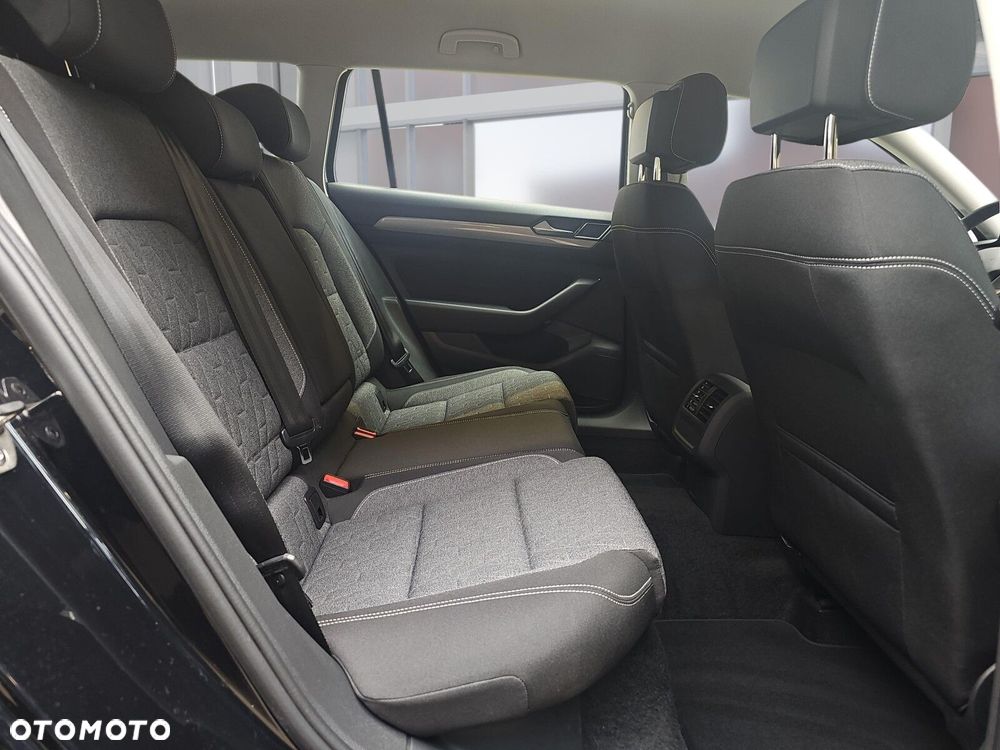 Volkswagen Passat Variant 1.5 TSI EVO Business DSG - 12