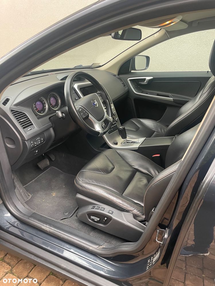 Volvo XC 60 2.4D AWD Summum - 10