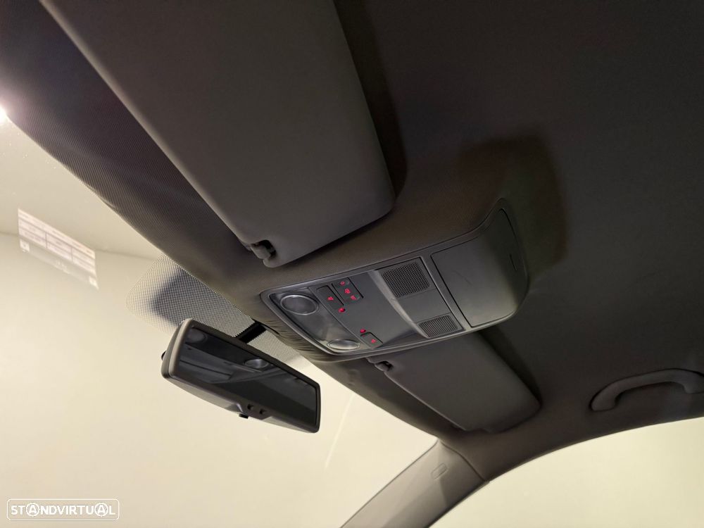 VW Tiguan 2.0 TDI Sport 4Motion - 44