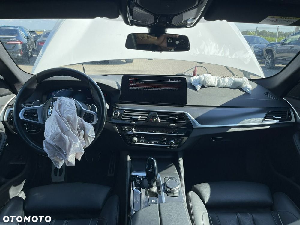 BMW Seria 5 520d xDrive Sport - 9