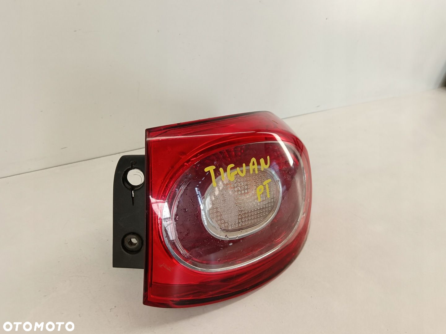 LAMPA PRAWA TYLNA VW TIGUAN I 07-13 - 3