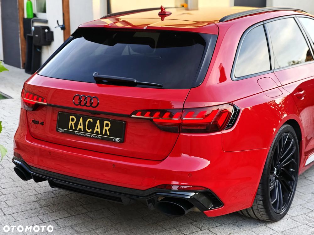 Audi RS4 Avant - 33