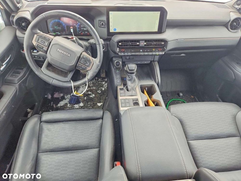 Toyota Land Cruiser - 8