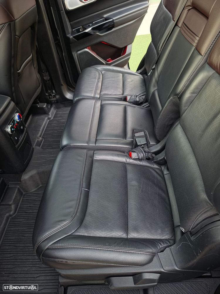 Ford Explorer - 48