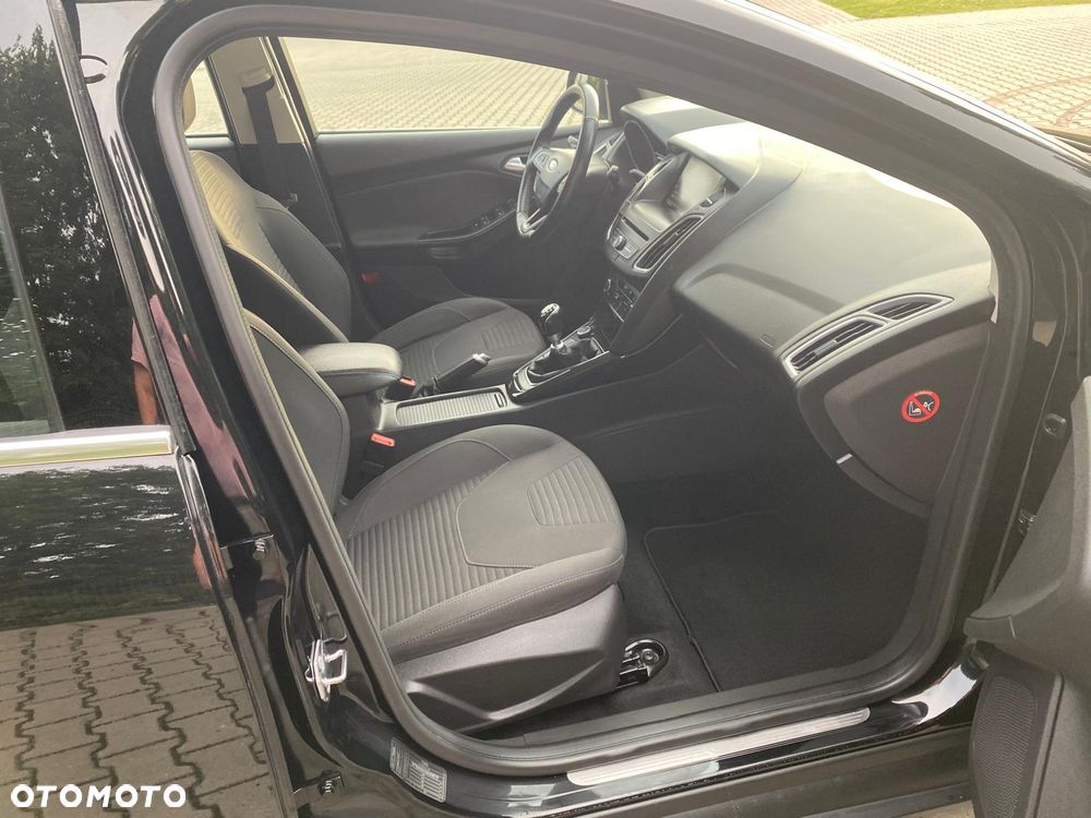 Ford Focus 1.0 EcoBoost Titanium - 9