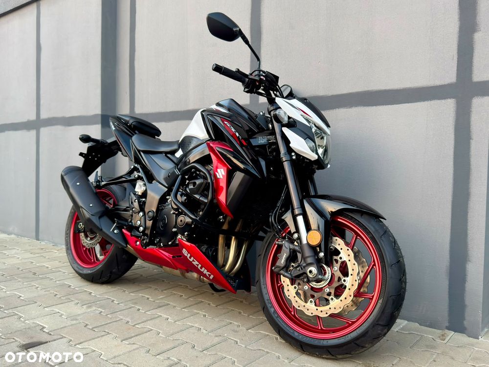 Suzuki GSX - 1