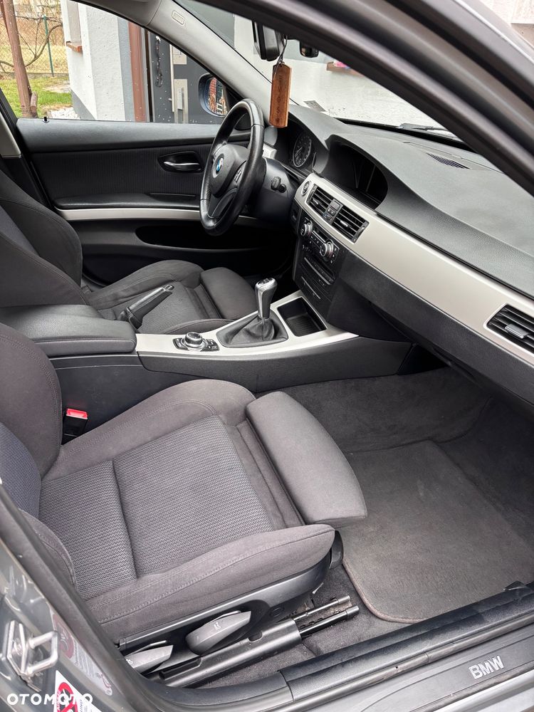 BMW Seria 3 318d DPF - 11