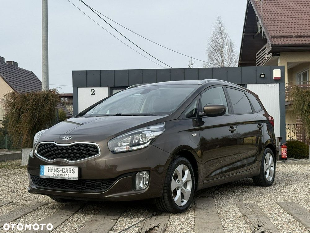 Kia Carens - 11