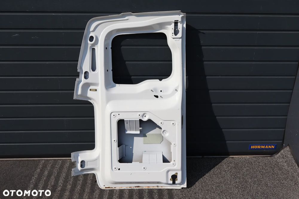 DRZWI TYLNE PRAWE CITROEN JUMPY III FIAT SCUDO III TOYOTA PROACE II EXPERT III 084726D04 2016 - 13