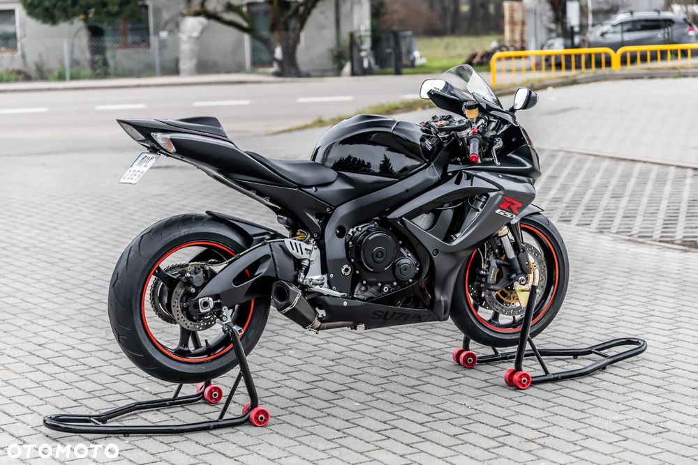 Suzuki GSX-R - 7