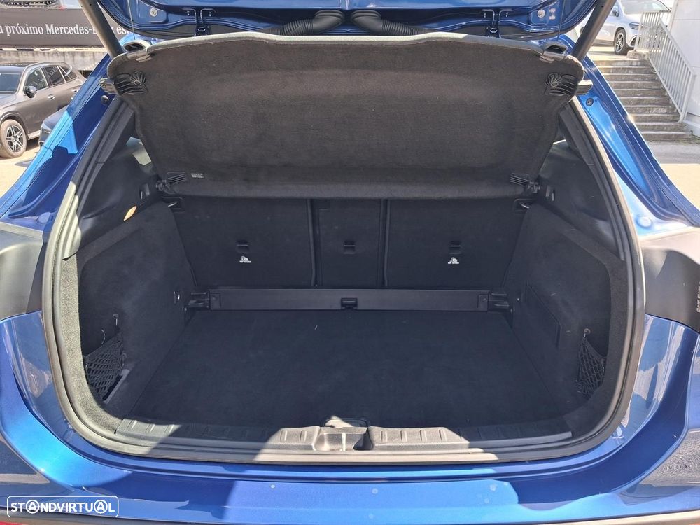 Mercedes-Benz GLA 180 d Progressive - 12