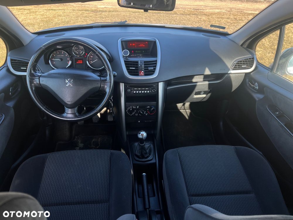 Peugeot 207 1.6 - 10