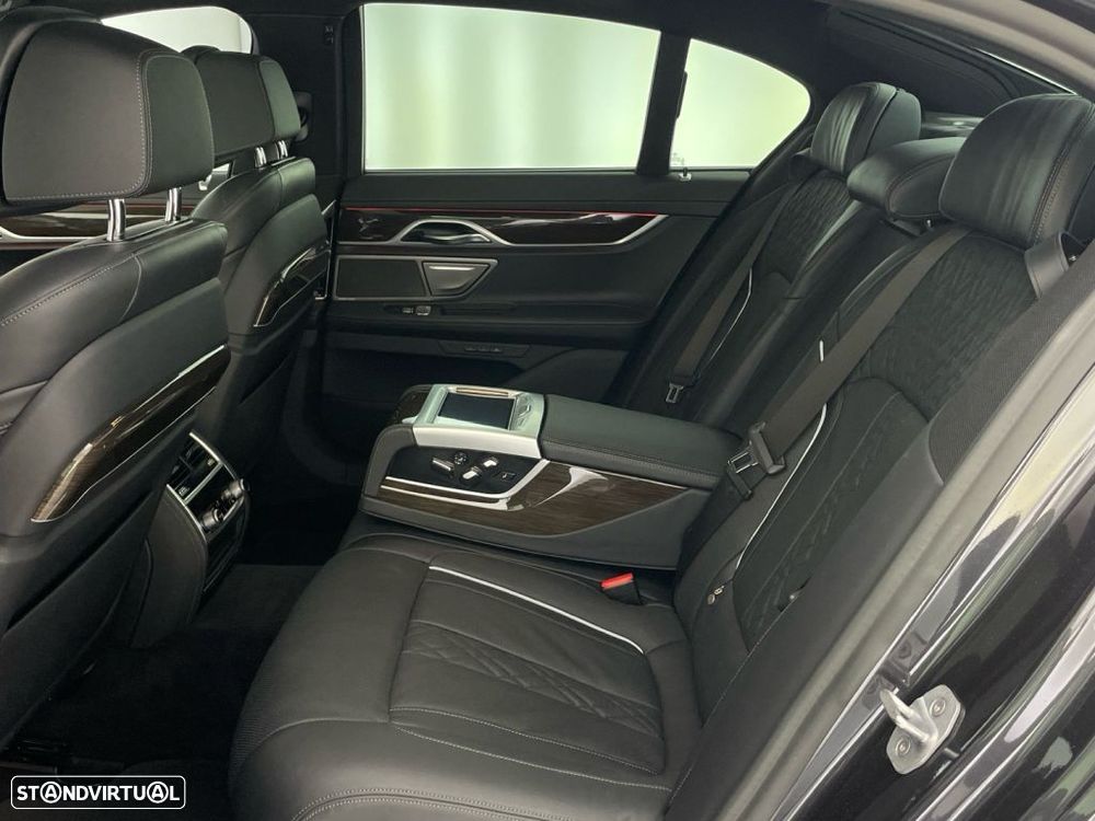 BMW 745 e iPerformance Pack M Auto - 12