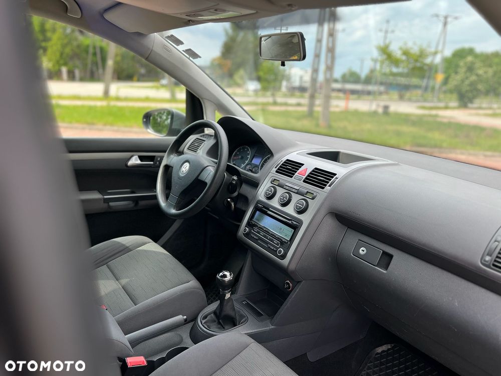 Volkswagen Touran 1.6 - 14