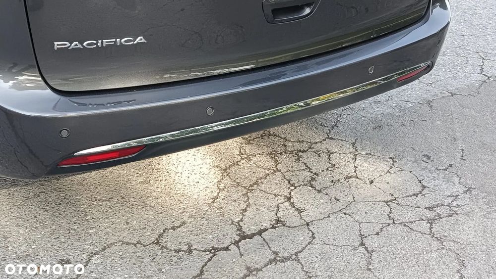 Chrysler Pacifica - 14