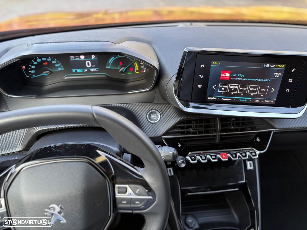 Peugeot e-2008 Allure - 12