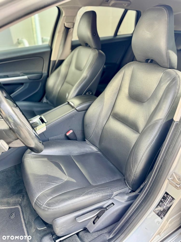 Volvo V60 D4 Geartronic Momentum - 19