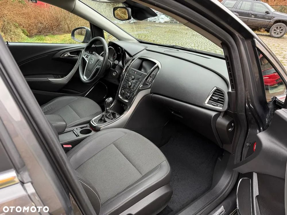 Opel Astra GTC 1.6 Turbo Edition - 12