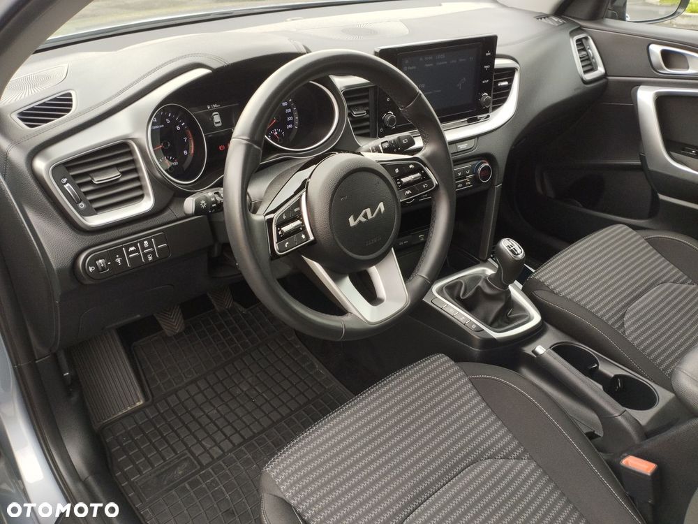 Kia Ceed 1.5 T-GDI M - 9
