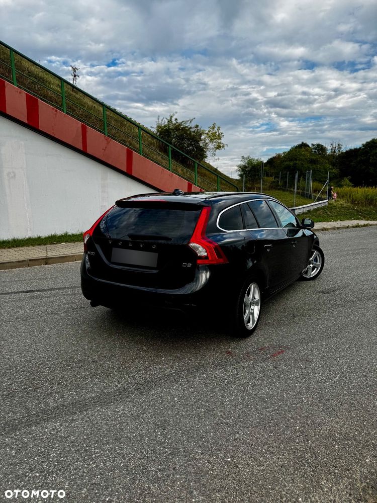 Volvo V60 D3 Summum - 9