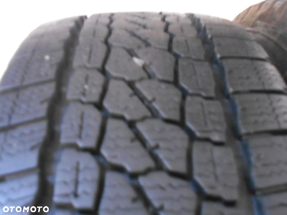 OPONY 215/65R16C FIRESTONE VANHAWK2 WINTER DOT 3221 / 2320 10MM - 4