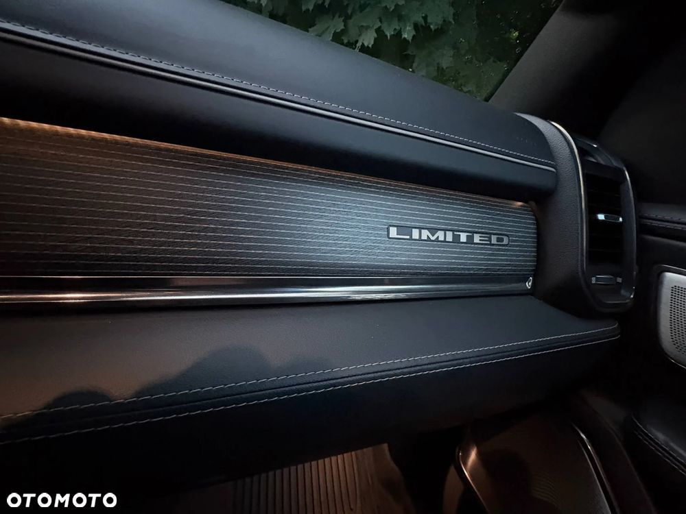 RAM 1500 5.7 Crew Cab Shortbed Limited Black - 17